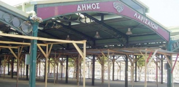 Άρπαξε το παιδί από τη μάνα του στη λαική αγορά της Νεάπολης!