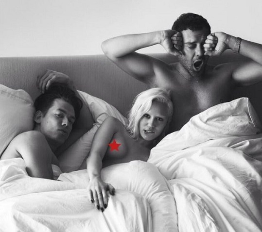 Topless για τη γερμανική Vogue η M. Cyrus Topless για τη γερμανική Vogue η M. Cyrus