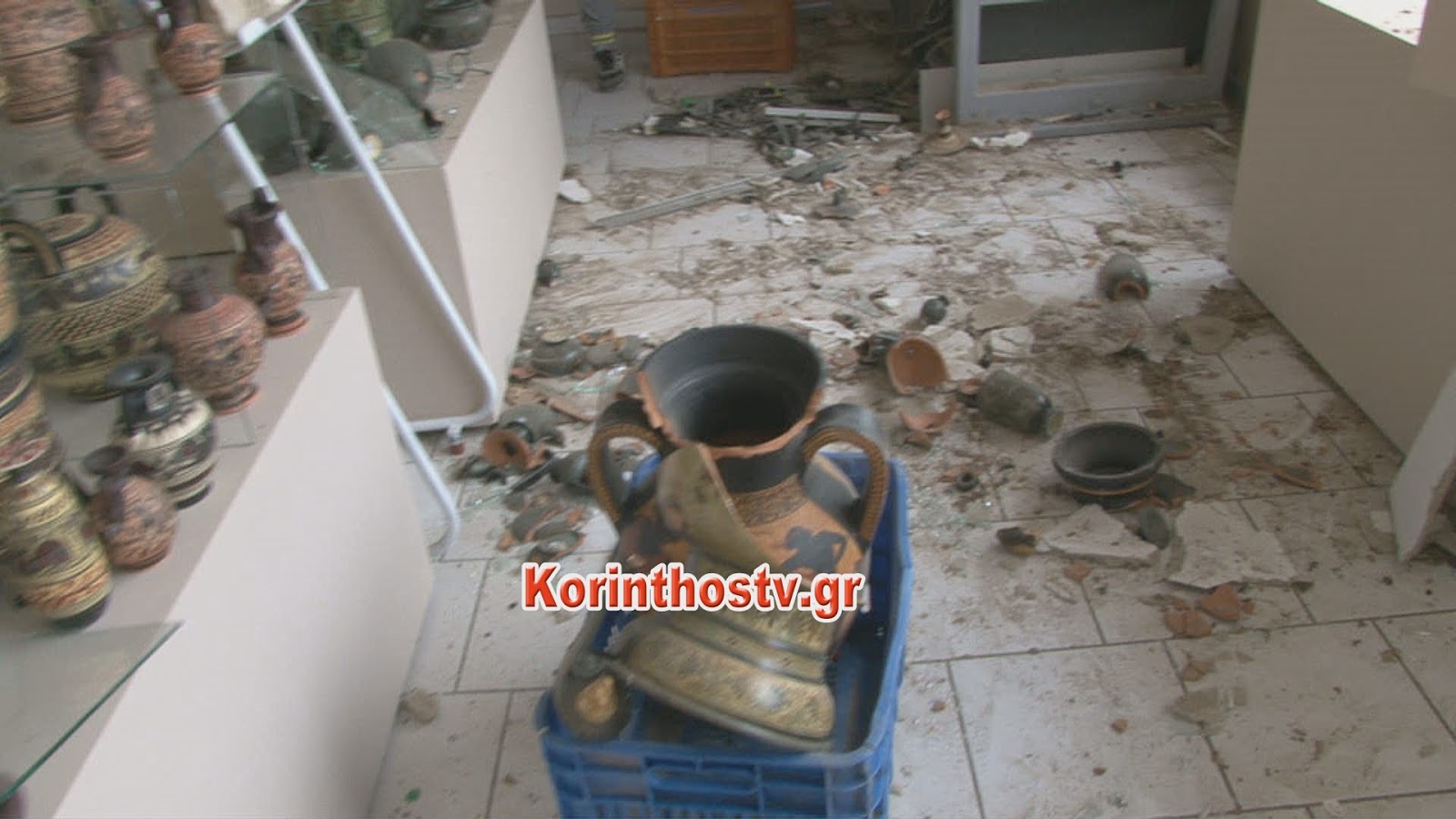 Ανατίναξαν ΑΤΜ και κατάστημα απέναντι από το Αρχαιολογικό Μουσείο στην Αρχαία Κόρινθο Ανατίναξαν ΑΤΜ και κατάστημα απέναντι από το Αρχαιολογικό Μουσείο στην Αρχαία Κόρινθο
