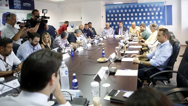 Υπαρκτό ενδιαφέρον από Alpha και ANT1 για έξι "άστεγες" ΠΑΕ Υπαρκτό ενδιαφέρον από Alpha και ANT1 για έξι "άστεγες" ΠΑΕ