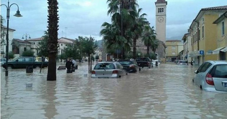 Ιταλία: Τέσσερις νεκροί στην Καλαβρία από την κακοκαιρία Ιταλία: Τέσσερις νεκροί στην Καλαβρία από την κακοκαιρία