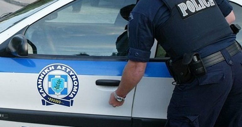 Ένοπλη ληστεία σε σούπερ-μάρκετ στην Πάτρα Ένοπλη ληστεία σε σούπερ-μάρκετ στην Πάτρα