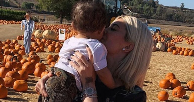 Η Kylie Jenner γιορτάζει το πρώτο Halloween μαζί με την Stormi Η Kylie Jenner γιορτάζει το πρώτο Halloween μαζί με την Stormi