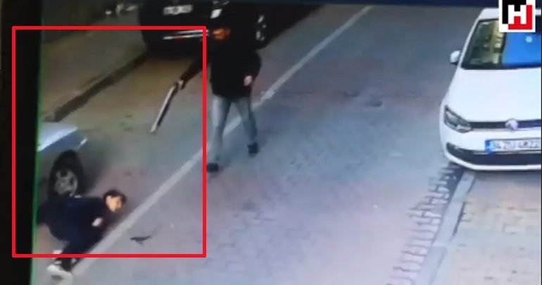 Bίντεο σοκ: Έφηβος σκότωσε εν ψυχρώ τον 15χρονο συμμαθητή του στην Τουρκία Bίντεο σοκ: Έφηβος σκότωσε εν ψυχρώ τον 15χρονο συμμαθητή του στην Τουρκία