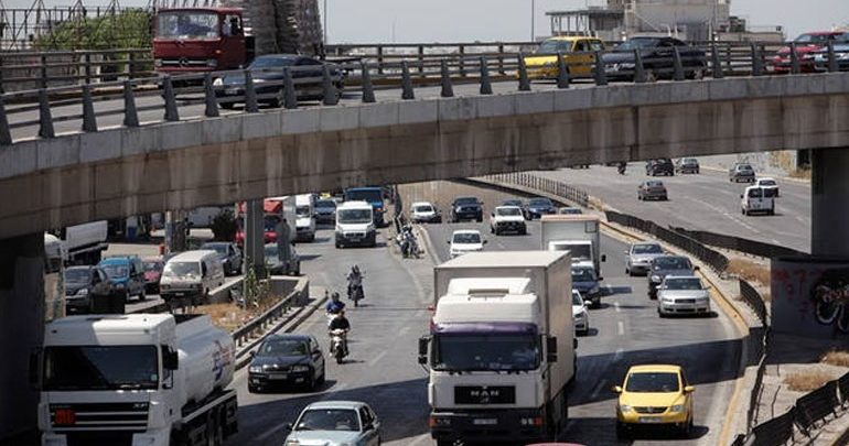 Τροχαίο ατύχημα με τρία οχήματα στην Ποσειδώνος - Κυκλοφοριακό κομφούζιο Τροχαίο ατύχημα με τρία οχήματα στην Ποσειδώνος - Κυκλοφοριακό κομφούζιο