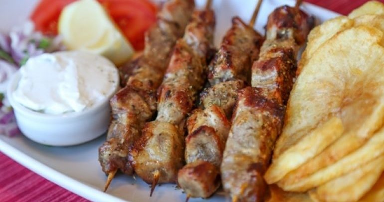 Βγήκε από την εντατική ο άνδρας που είχε πνιγεί με σουβλάκι Βγήκε από την εντατική ο άνδρας που είχε πνιγεί με σουβλάκι