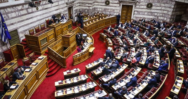 Βουλή: Σε εξέλιξη η συζήτηση επί του ν/σ για τις μειώσεις στις ασφαλιστικές εισφορές Βουλή: Σε εξέλιξη η συζήτηση επί του ν/σ για τις μειώσεις στις ασφαλιστικές εισφορές