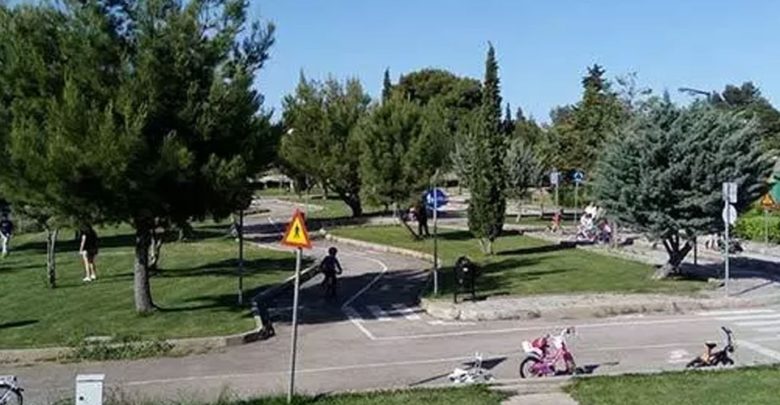 Περιφέρεια Αττικής: Ανακαίνιση του πάρκου κυκλοφοριακής αγωγής Νέας Ερυθραίας Περιφέρεια Αττικής: Ανακαίνιση του πάρκου κυκλοφοριακής αγωγής Νέας Ερυθραίας