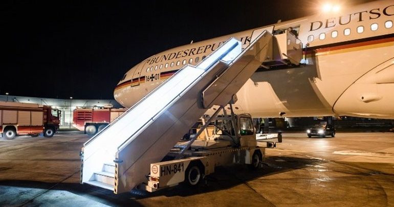 Γερμανία: Σοβαρή βλάβη στο αεροσκάφος που θα μετέφερε τη Μέρκελ στην Αργεντινή Γερμανία: Σοβαρή βλάβη στο αεροσκάφος που θα μετέφερε τη Μέρκελ στην Αργεντινή