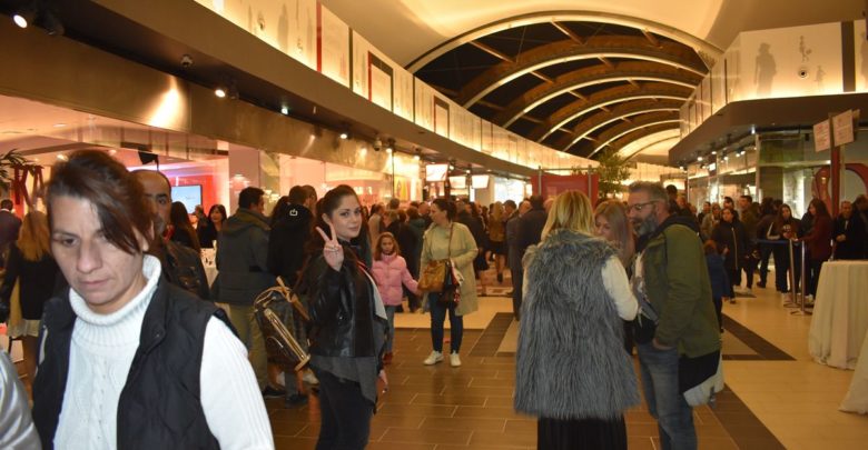 Απίστευτη κοσμοπλημμύρα στα εγκαίνια του FashionCityOutlet στη Λάρισα! Λατρεία για Αργυρό, Σκορδά – Δείτε πλούσιο ΦΩΤΟΡΕΠΟΡΤΑΖ Απίστευτη κοσμοπλημμύρα στα εγκαίνια του FashionCityOutlet στη Λάρισα! Λατρεία για Αργυρό, Σκορδά – Δείτε πλούσιο ΦΩΤΟΡΕΠΟΡΤΑΖ