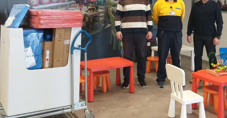 Δωρεά παιδικών τραπεζοκαθισμάτων στο Κοινωνικό Παντοπωλείο Λάρισας από το ΙΚΕΑ Θεσσαλίας Δωρεά παιδικών τραπεζοκαθισμάτων στο Κοινωνικό Παντοπωλείο Λάρισας από το ΙΚΕΑ Θεσσαλίας
