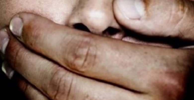 Γυναίκα δάγκωσε το πέος επίδοξου βιαστή που απαίτησε στοματικό σεξ! Γυναίκα δάγκωσε το πέος επίδοξου βιαστή που απαίτησε στοματικό σεξ!