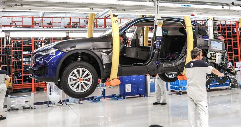 Η Fiat Chrysler απολύει προσωρινά 3.245 υπαλλήλους Η Fiat Chrysler απολύει προσωρινά 3.245 υπαλλήλους