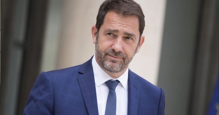 Ο Κριστόφ Καστανέρ επισκέφθηκε εβραϊκό κοιμητήριο που βεβηλώθηκε κοντά στο Στρασβούργο Ο Κριστόφ Καστανέρ επισκέφθηκε εβραϊκό κοιμητήριο που βεβηλώθηκε κοντά στο Στρασβούργο
