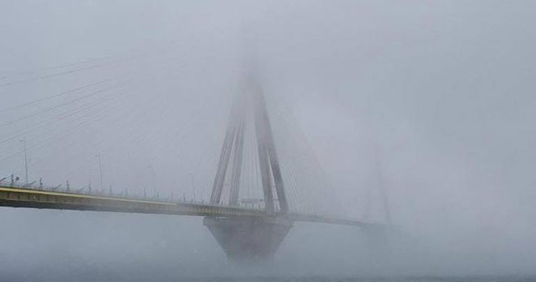 ΤΩΡΑ: Άνδρας απειλεί να αυτοκτονήσει από τη Γέφυρα Ρίου Αντιρρίου ΤΩΡΑ: Άνδρας απειλεί να αυτοκτονήσει από τη Γέφυρα Ρίου Αντιρρίου