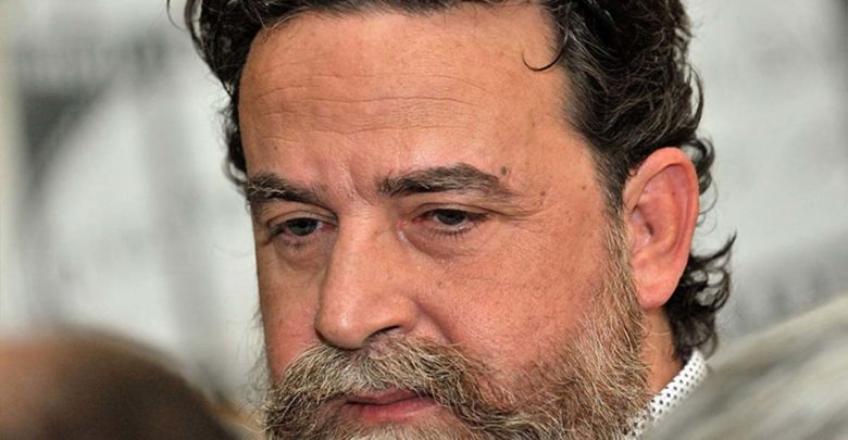 Καθαίρεσαν τον παπά-Χάρλει π. Γεώργιο Δεληκώστα Καθαίρεσαν τον παπά-Χάρλει π. Γεώργιο Δεληκώστα