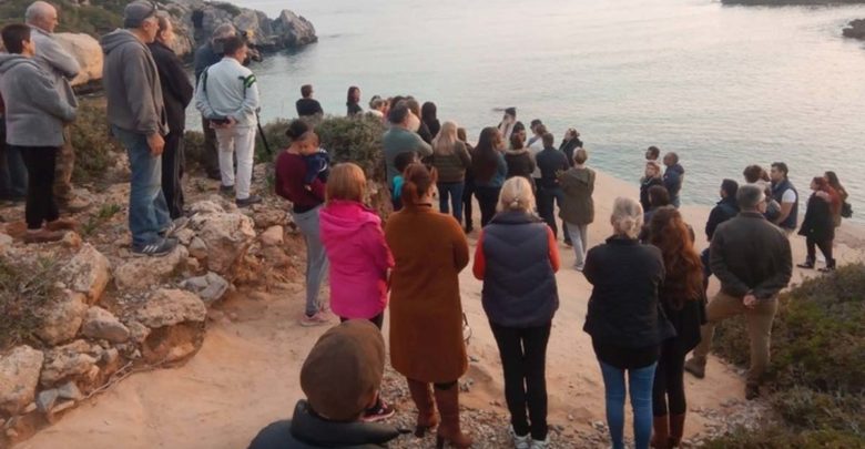 Ρόδος: Ένα κεράκι στη μνήμη της άτυχης φοιτήτριας Ρόδος: Ένα κεράκι στη μνήμη της άτυχης φοιτήτριας