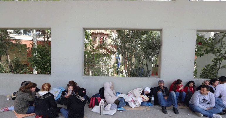 Επιστολή γερμανίδας νοσηλεύτριας προς την Μέρκελ για τις συνθήκες στη Μόρια Επιστολή γερμανίδας νοσηλεύτριας προς την Μέρκελ για τις συνθήκες στη Μόρια