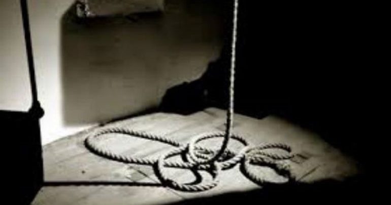 Φθιώτιδα: Ηλικιωμένος κρεμάστηκε από το χερούλι της πόρτας Φθιώτιδα: Ηλικιωμένος κρεμάστηκε από το χερούλι της πόρτας