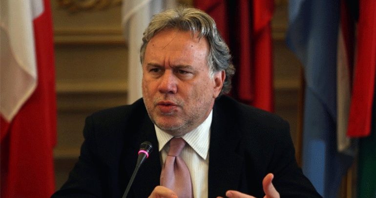 «Οι διαφορές πρέπει να λύνονται με βάση το διεθνές δίκαιο και τον διάλογο» «Οι διαφορές πρέπει να λύνονται με βάση το διεθνές δίκαιο και τον διάλογο»