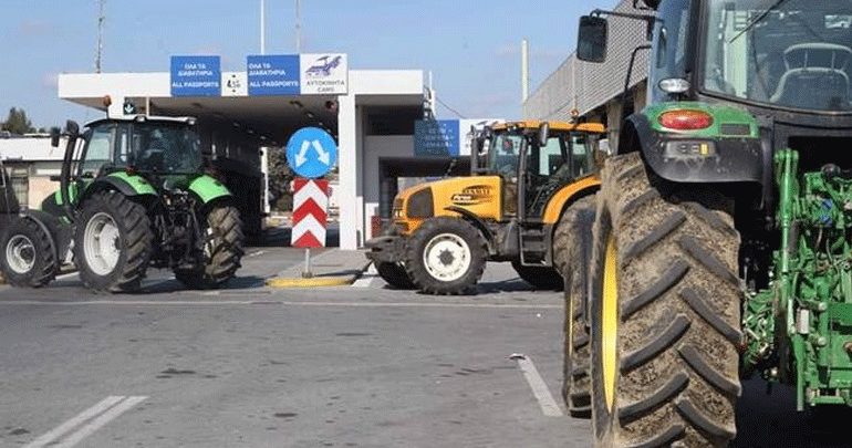 Συγκέντρωση διαμαρτυρίας για τη Συμφωνία των Πρεσπών πραγματοποίησαν αγρότες στο τελωνείο Ευζώνων Συγκέντρωση διαμαρτυρίας για τη Συμφωνία των Πρεσπών πραγματοποίησαν αγρότες στο τελωνείο Ευζώνων