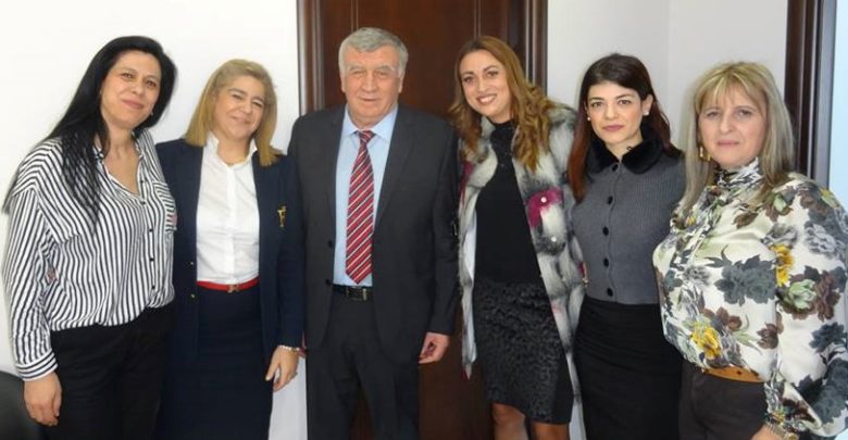 Με ευχές για την ονομαστική του εορτή γέμισε το γραφείο του Δημάρχου Κιλελέρ Με ευχές για την ονομαστική του εορτή γέμισε το γραφείο του Δημάρχου Κιλελέρ