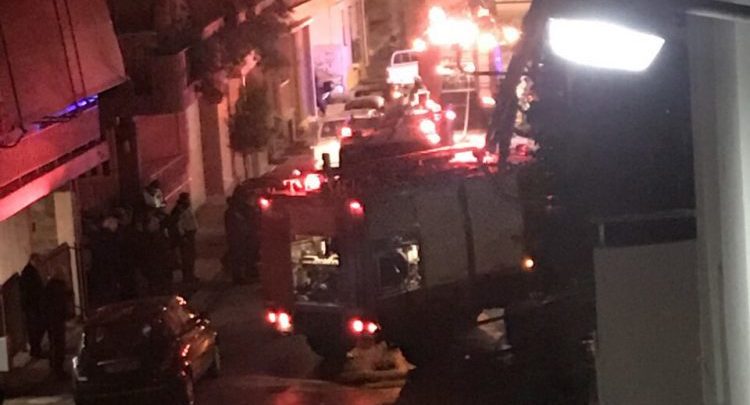 Στις φλόγες τα ξημερώματα όχημα σε πολυκατοικία των Τρικάλων (φωτό) Στις φλόγες τα ξημερώματα όχημα σε πολυκατοικία των Τρικάλων (φωτό)