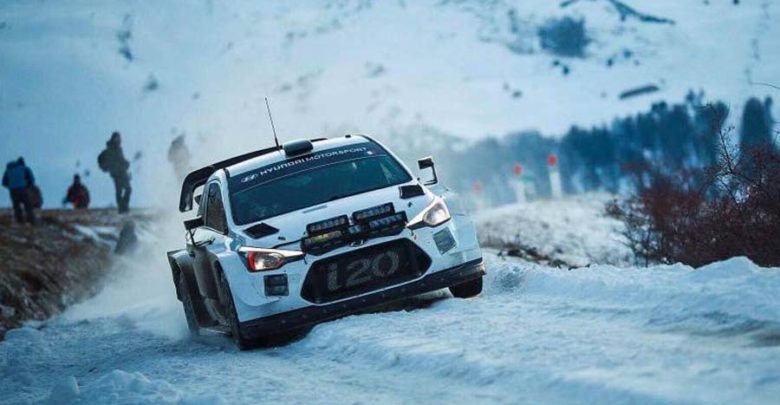 Τέρμα γκάζι πηγαίνει στο χιόνι ο Loeb Τέρμα γκάζι πηγαίνει στο χιόνι ο Loeb