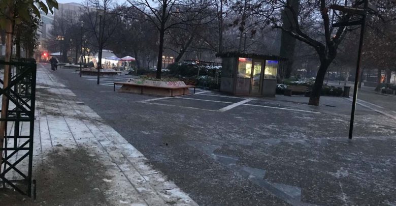 "Παγοδρόμιο" πεζοδρόμια στη Λάρισα το πρωί της Πέμπτης - Πολλές οι κλήσεις στο ΕΚΑΒ "Παγοδρόμιο" πεζοδρόμια στη Λάρισα το πρωί της Πέμπτης - Πολλές οι κλήσεις στο ΕΚΑΒ