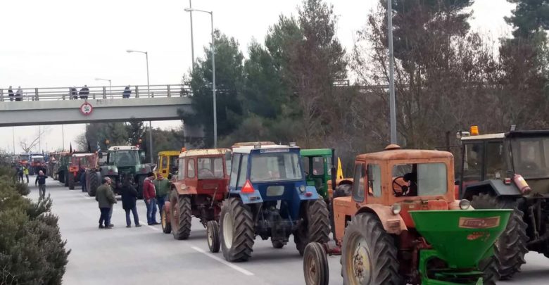 Έφθασαν στη Νίκαια τα πρώτα τρακτέρ - Πάνω από 500 περιμένουν οι αγροτοσυνδικαλιστές την πρώτη ημέρα Έφθασαν στη Νίκαια τα πρώτα τρακτέρ - Πάνω από 500 περιμένουν οι αγροτοσυνδικαλιστές την πρώτη ημέρα