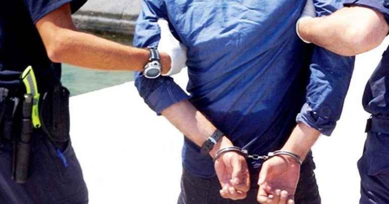 Tον συνέλαβαν λόγω συνωνυμίας για ξυλοδαρμό και ληστεία που δεν είχε κάνει Tον συνέλαβαν λόγω συνωνυμίας για ξυλοδαρμό και ληστεία που δεν είχε κάνει