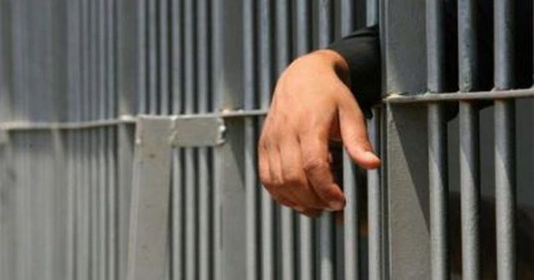 Αιματηρό περιστατικό στις φυλακές Δομοκού - Ισοβίτης μαχαίρωσε κρατούμενο Αιματηρό περιστατικό στις φυλακές Δομοκού - Ισοβίτης μαχαίρωσε κρατούμενο