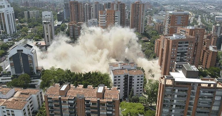 Κατεδαφίστηκε με δυναμίτη το πολυτελές «φρούριο» του Εσκομπάρ στην Κολομβία Κατεδαφίστηκε με δυναμίτη το πολυτελές «φρούριο» του Εσκομπάρ στην Κολομβία