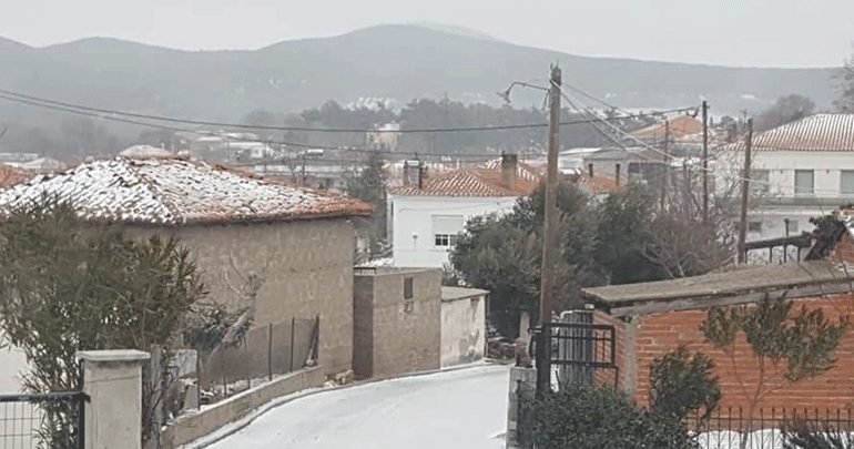 Προβλήματα από την κακοκαιρία στον Έβρο - Στα «λευκά» η Σαμοθράκη Προβλήματα από την κακοκαιρία στον Έβρο - Στα «λευκά» η Σαμοθράκη