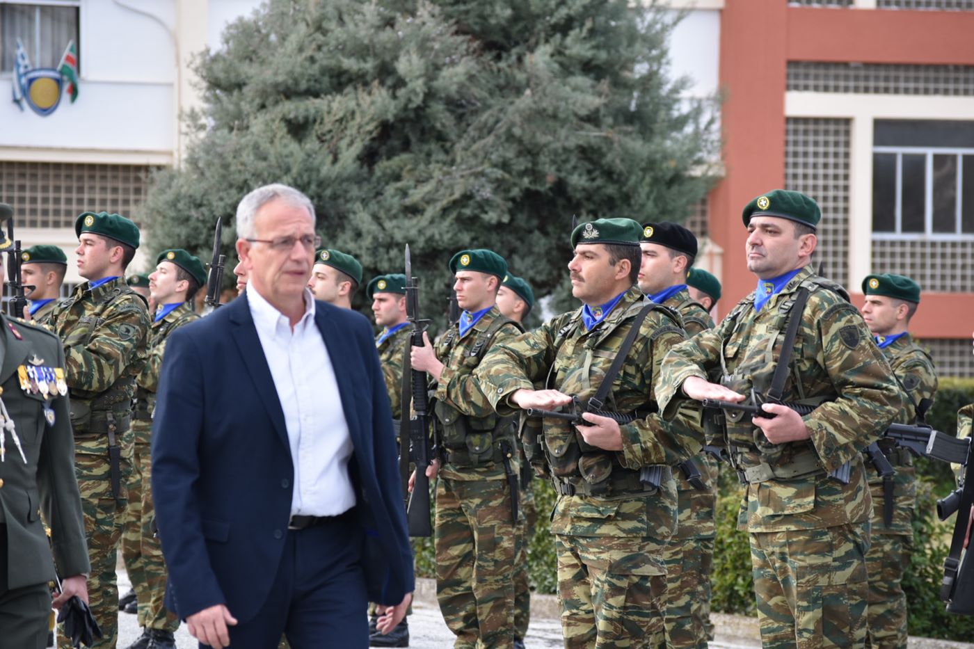 DSC 0410 paradosi paralavi stratia | Lamianow.gr