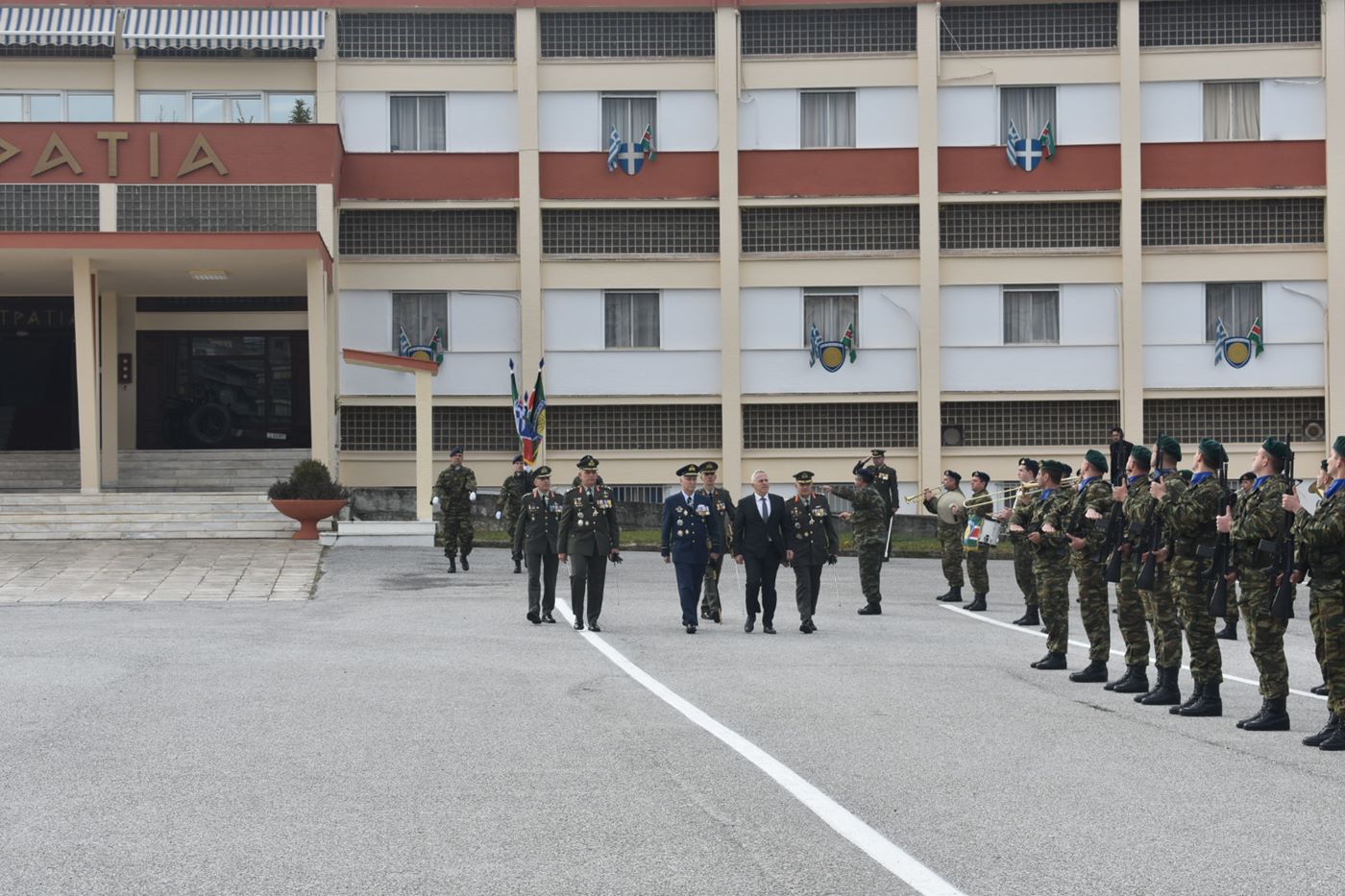 DSC 0414 1 paradosi paralavi stratia | Lamianow.gr