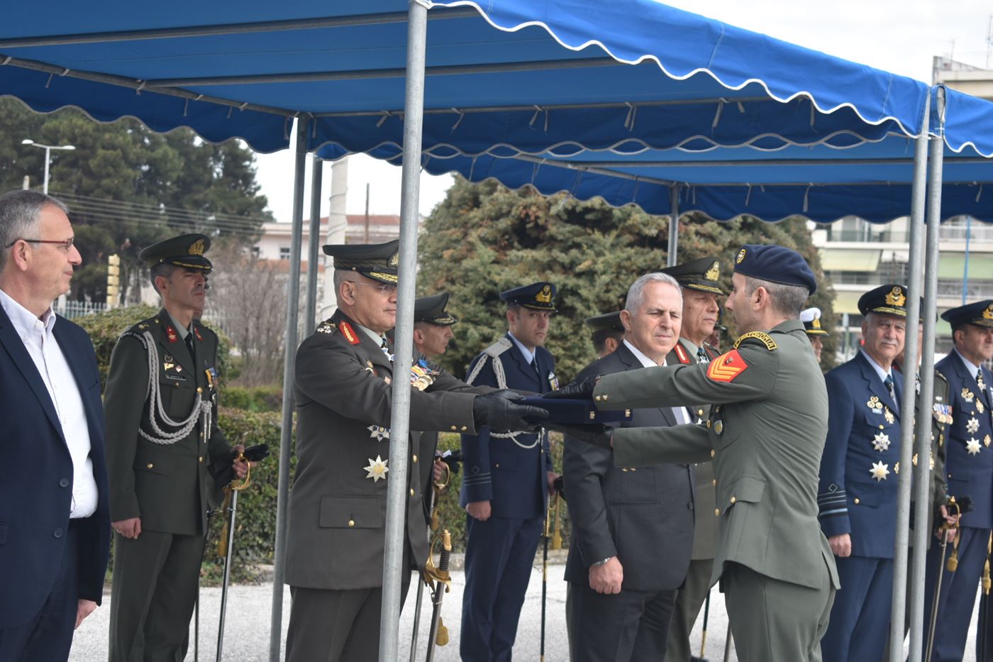 DSC 0500 paradosi paralavi stratia | Lamianow.gr