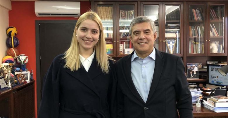 Υποψήφια με το συνδυασμό του Κώστα Αγοραστού στην Π.Ε. Λάρισας η Αφροδίτη Ντιζέ Υποψήφια με το συνδυασμό του Κώστα Αγοραστού στην Π.Ε. Λάρισας η Αφροδίτη Ντιζέ