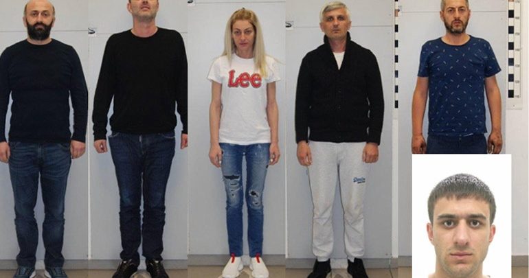Στη δημοσιότητα τα στοιχεία μελών εγκληματικής οργάνωσης που διέπραττε κλοπές σε σπίτια στην Αττική Στη δημοσιότητα τα στοιχεία μελών εγκληματικής οργάνωσης που διέπραττε κλοπές σε σπίτια στην Αττική