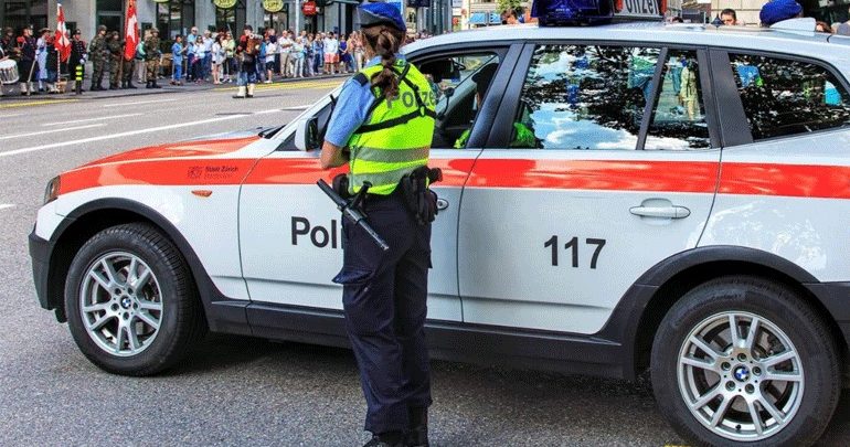 Σοκ στην Ελβετία - 75χρονη μαχαίρωσε 7χρονο αγοράκι Σοκ στην Ελβετία - 75χρονη μαχαίρωσε 7χρονο αγοράκι