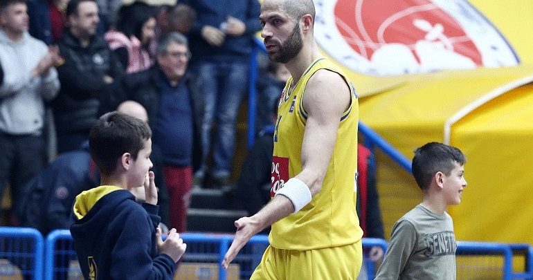 Βασιλόπουλος: «Ντρέπομαι για τα επεισόδια μέσα στα γήπεδα» Βασιλόπουλος: «Ντρέπομαι για τα επεισόδια μέσα στα γήπεδα»