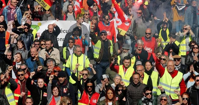 Απαγορεύτηκαν για το Σάββατο οι διαδηλώσεις των Κίτρινων Γιλέκων Απαγορεύτηκαν για το Σάββατο οι διαδηλώσεις των Κίτρινων Γιλέκων
