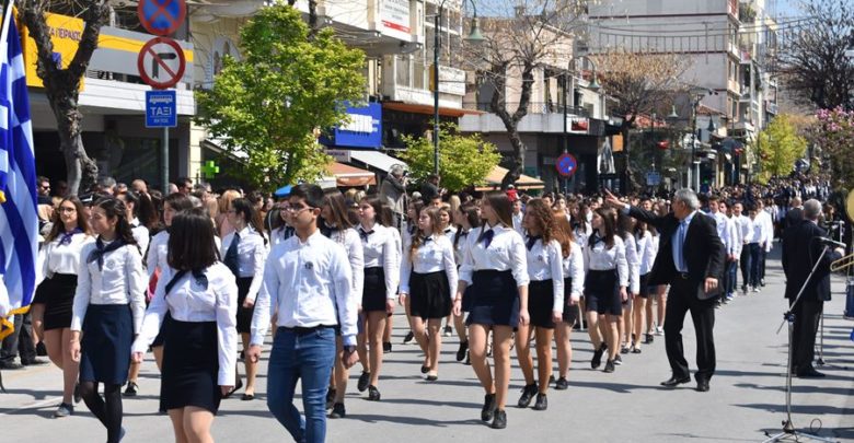 Δείτε όλη τη μαθητική και στρατιωτική παρέλαση της Λάρισας σε φωτογραφίες Δείτε όλη τη μαθητική και στρατιωτική παρέλαση της Λάρισας σε φωτογραφίες