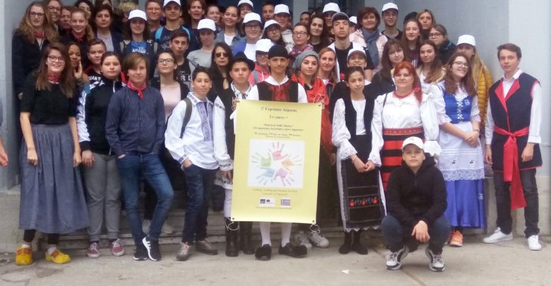 Μαθητές και εκπαιδευτικούς από το εξωτερικό φιλοξένησε το 2ο γυμνάσιο Λάρισας Μαθητές και εκπαιδευτικούς από το εξωτερικό φιλοξένησε το 2ο γυμνάσιο Λάρισας