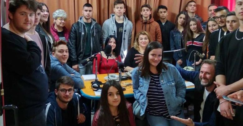 Μια διαφορετική ημέρα Μάθησης για την Θεατρική Ομάδα του ΕΠΑΛ Τυρνάβου Μια διαφορετική ημέρα Μάθησης για την Θεατρική Ομάδα του ΕΠΑΛ Τυρνάβου