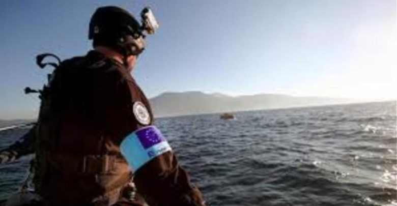 Συνελήφθη διακινητής που μετέφερε 42 πρόσφυγες στη Λέσβο Συνελήφθη διακινητής που μετέφερε 42 πρόσφυγες στη Λέσβο