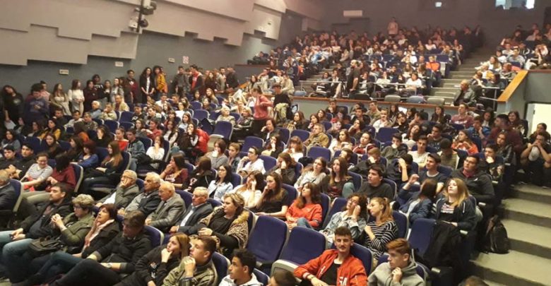 «Όλα είναι νερό» στο ΜΑΞΙΜ Τυρνάβου από το ΕΠΑΛ «Όλα είναι νερό» στο ΜΑΞΙΜ Τυρνάβου από το ΕΠΑΛ