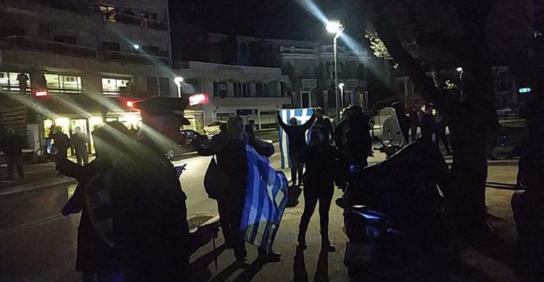 Αποδοκίμασαν τον Νίκο Παππά στη Βέροια (βίντεο) Αποδοκίμασαν τον Νίκο Παππά στη Βέροια (βίντεο)