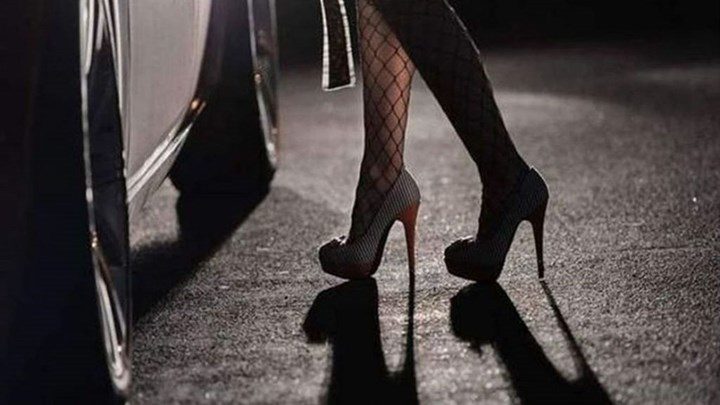 Προφυλακιστέοι οι 4 από τους 14 κατηγορουμένους στο κύκλωμα μαστροπείας – Αποκαλυπτικοί διάλογοι των εμπλεκομένων Προφυλακιστέοι οι 4 από τους 14 κατηγορουμένους στο κύκλωμα μαστροπείας – Αποκαλυπτικοί διάλογοι των εμπλεκομένων