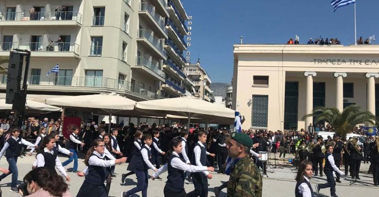 Με λαμπρότητα τιμήθηκε στον Βόλο η εθνική επέτειος της 25ης Μαρτίου (φωτο) Με λαμπρότητα τιμήθηκε στον Βόλο η εθνική επέτειος της 25ης Μαρτίου (φωτο)